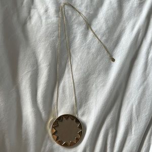 House of Harlow circular, star pendant